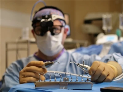 Fabrication intelligente, propre et de précision intégrée, les fabricants sta...